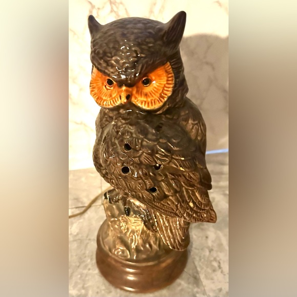 Vintage Ceramic Light Up Owl Table Lamp - Picture 3 of 6